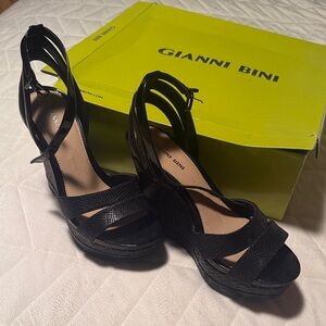Gianni Bini Black Wedge Sandals